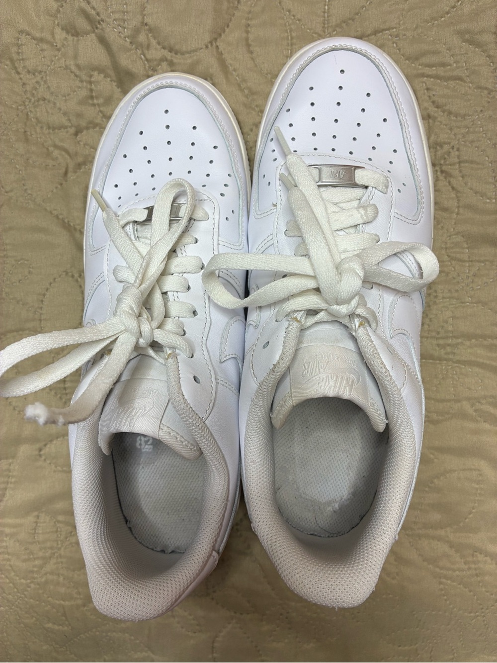Nike White Air Force Low-Top Leather Sneakers - Picture 5 of 8